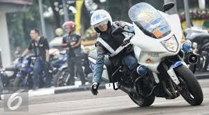 Atraksi Motor Gede Pomal TNI AL di HUT ke-70 - Photo Liputan6.com