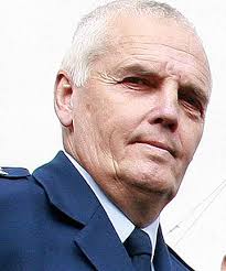 Top cop quits abruptly. TANYA KATTERNS. Last updated 05:00 01/11/2010. JOHN JOHNSTON: ROB KITCHIN/Dominion Post. JOHN JOHNSTON: &quot;My decision and mine alone. - 4292169