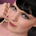 ... Perlenkette (Angelika Lingnau) perlenkette, gesicht, frau, lippen, mund, ...