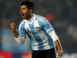 Sergio Agüero celebrando un gol durante la Copa América