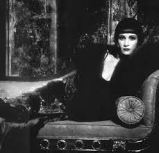 Julia Roberts in a louise Brooks tribute - Louise Brooks Fan Art ... - Julia-Roberts-in-a-louise-Brooks-tribute-louise-brooks-17378516-400-384