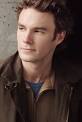 http://www4.images.coolspotters.com/photos/120360/mark-hildreth-profile.gif