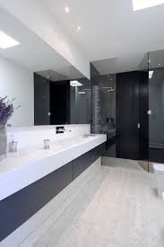 45 Stylish and Laconic Minimalist Bathroom Décor Ideas - DigsDigs
