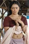 Shweta Menon Boobs pressed by an Idea Star Singer Contestant