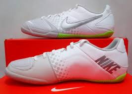 sepatufutsalbaru | bergaya dengan sepatu futsal , sepatu bola