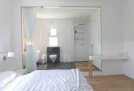 Kamar Mandi Berada Dalam Kamar Tidur