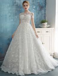 Résultat de recherche d'images pour "des beaux robes de mariage"