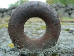 iron loop in public domain - via Daymix