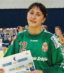 Jedna od najboljih igračica ŽRK Crvena zvezda u prethodnoj sezoni bila je golman Marija Čolić. Marija je i kao kapiten našeg ženskog rukometnog kluba ... - marija-colic