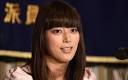 Rina Bovrisse alleges that