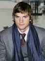 Ashton Kutcher Picture 1