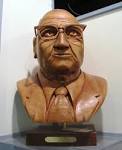 File:Cas-walker-bust-moa-tn1.jpg - Wikimedia Commons