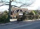 A pleasant house which shows "signs of influence of the Arts and Crafts - via Daymix