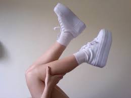 n382ie-l-610x610-shoes-white-converse-sneakers-trainers-lace-lace-flatforms-platforms-wedge-boho-indie-hipster.jpg