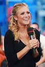 Brittany Snow Pictures   MTV TRL Presents Taylor Swift The Cast