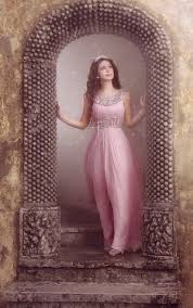 من هي اجمل فنانة عربية باللباس  الوردي Images?q=tbn:ANd9GcT9174TLJoikM2lxqsxQg7N4fJGyJugJoLFUYmgi8EISvUmlRL6uQ