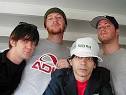 http://archives.starbulletin.com/2001/04/27/features/artv.jpg