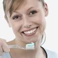 ... Richard Watt, from University College London (United Kingdom), ... - 060210_toothbrush