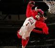 Benny The Bull's High-Five Woes: Chicagoist