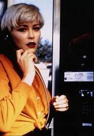 Ecco qualche immagine di Teresa Banks/Pamela Gidley, bionda e con taglio corto… Qui durante l\u0026#39;autopsia… - pamelagidley02