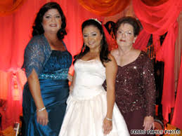 Marlene Ferro, left, who emigrated from Cuba, says Jenny\u0026#39;s quinceanera was a gift to both of them. \u0026quot;I\u0026#39;m really excited,\u0026quot; says Jenny, eagerly nodding her ... - art.quinceanera.cnn