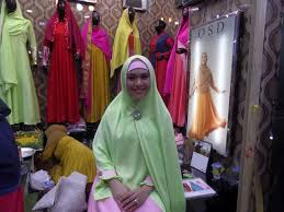 Fashion: Oki Setiana Dewi Buka Butik Busana Muslim OSD | Vemale.com