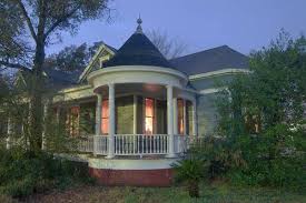Mandel Marx-Ester House (c. 1900) at 403 Beech Street, a corner of Barton Street. Calvert, Texas, December 22, 2011 - 21l