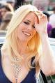 http://upload.wikimedia.org/wikipedia/commons/thumb/2/27/Claudia_Schiffer_Cannes.jpg/220px-Claudia_Schiffer_Cannes.jpg