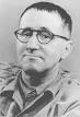 Jörg Kolbe: Bertolt Brecht (1954), Deutsches Bundesarchiv, gemeinfrei. - 150px-bertolt-brecht