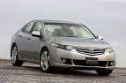 voiture dans un champ