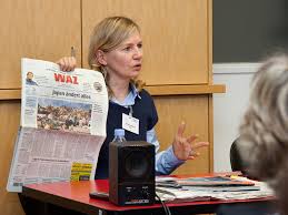 Christina Wandt, Redakteurin bei der WAZ, machte ein Praktikum in einer Lokalredaktion, blieb als freie Mitarbeiterin, wurde dann Volontärin und durchlief ... - mf2011_8275