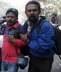 Churches burned in Niger, photographer shot in the chest in.