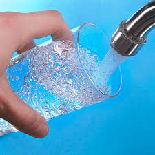 كيف تعرف أنك لا تشرب الكمية الكافية من الماء Images?q=tbn:ANd9GcTRTSC06tZR7obPnzXlY66PxjzfW83kQzpmuwVdTRCn4oO5Xap2rw