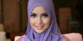 Tips Berbusana Muslim Santun dan Cantik | Dream.co.id