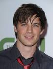 90210 star to come out of the closet | Male Celeb News