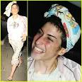 Amy Winehouse Shows Off Pearly