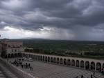 File:Basilica of San Francesco d'Assisi clouds 2.jpg - Wikipedia ...