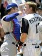 Cubs& #39; Barre
tt slugs Pierz ...