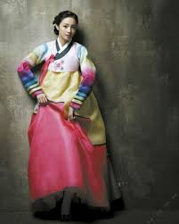 korean haristyle and hanbok Images?q=tbn:ANd9GcT_T96cRGQsooEeX3BUn68qxenoJHTYW_LvjPTH86xKNjAuaHG0uQ