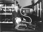 File:Emile Berliner with disc record gramophone - between 1910 and ...