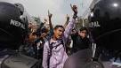 Nepal earthquake: Relief starts reaching remote villages - BBC News