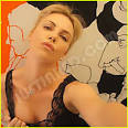http://cdn02.cdn.justjared.com/wp-content/uploads/headlines/2012/03/charlize-theron-leaked-cell-phone-pics.jpg
