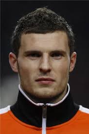 I made Erik Pieters of PSV and Netherlands NT Base: 1 / 3 /3 / +6 / 4,-7/ +4/ +2/ -3/ +1/ 5/ 0, -1/ -1. Brows: 12/ 1/ 3/ +3/ -5/ +2 /+2/ +2 /4 /0,0,0 - PSV-Eindhoven-Erik-Pieters-pens-down-two-year-contract-extension-58508