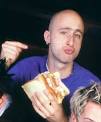 http://i33.photobucket.com/albums/d64/mandar-rockingout/Simple%2520Plan/Jeff%2520Stinco/Jeffwithsandwich.jpg