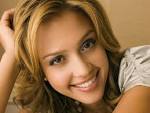 Jessica Alba Smile Photos &