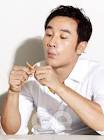 Uhm Tae Woong doodles away for his casual and relaxed photo shoot for GQ ... - 0bfe51ccb274f161_uhmtaewoong_gq_oct2010_3