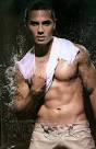 http://www.mostbeautifulman.com/actors/PoloRavales/images/pic09.jpg