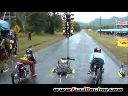pengendara sepeda motor gagal beraksi (lucu banget) - Watch ...