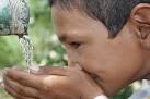 boy drinking water e1319833585182 Is the World Running Out of Clean Water? - boy-drinking-water