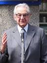 Denis Norden unveils Elephant Trocadero cinema plaque [5 June 2008]